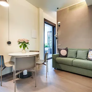 https://dhome.italymilanhotels.net